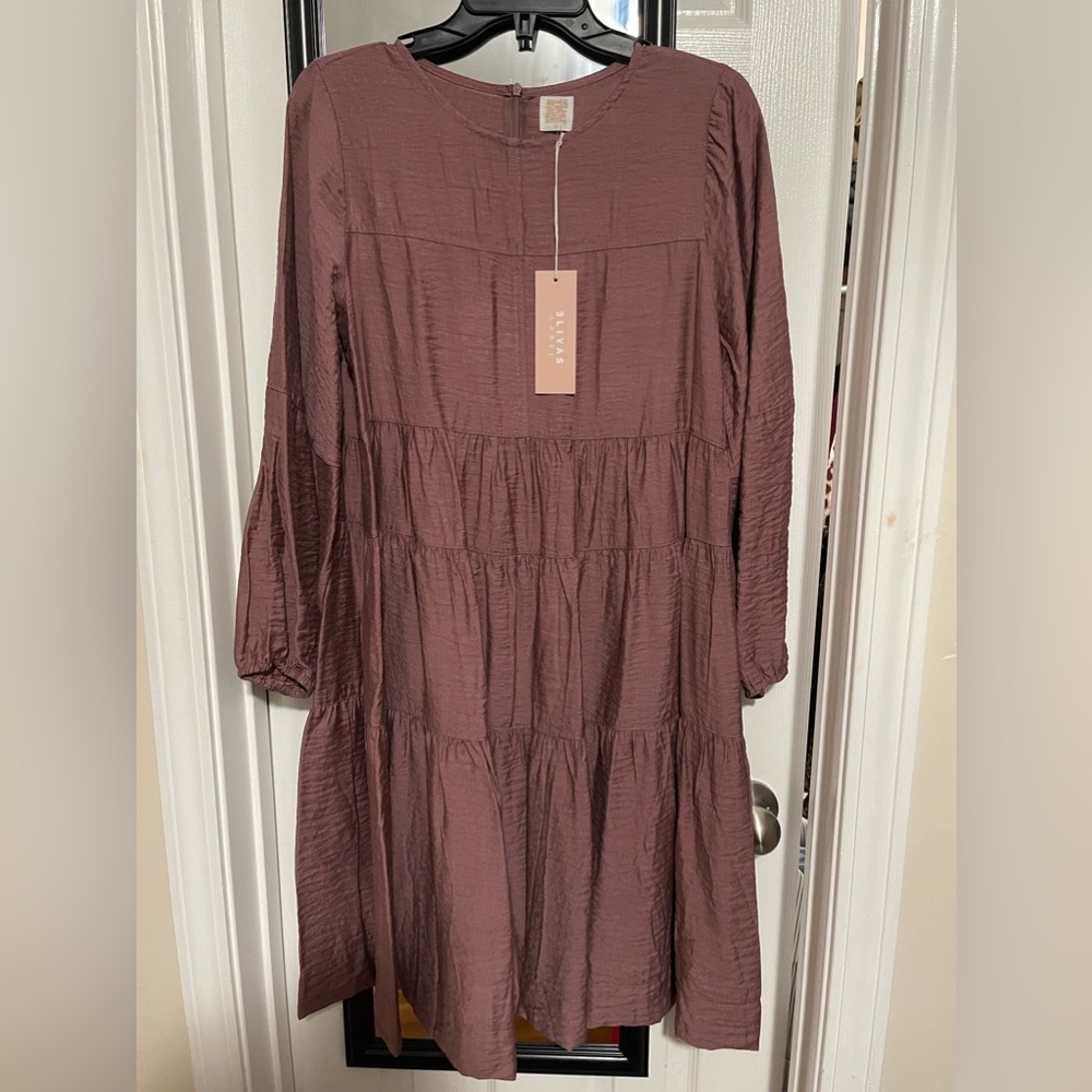 Womens Eliyaslabel mauve tiered dress NWT
